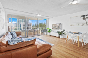 Escape on the Esplanade, Surfers Paradise